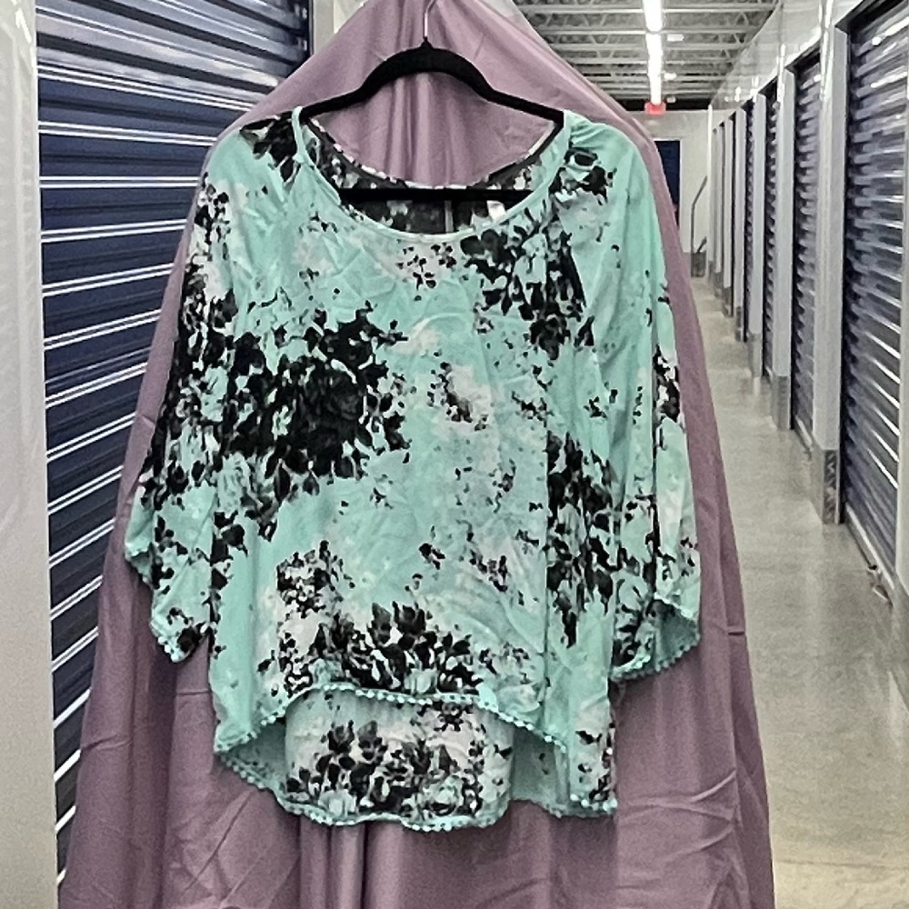 Xhilaration | Floral Top in Mint and Black Watercolor | size xxl
